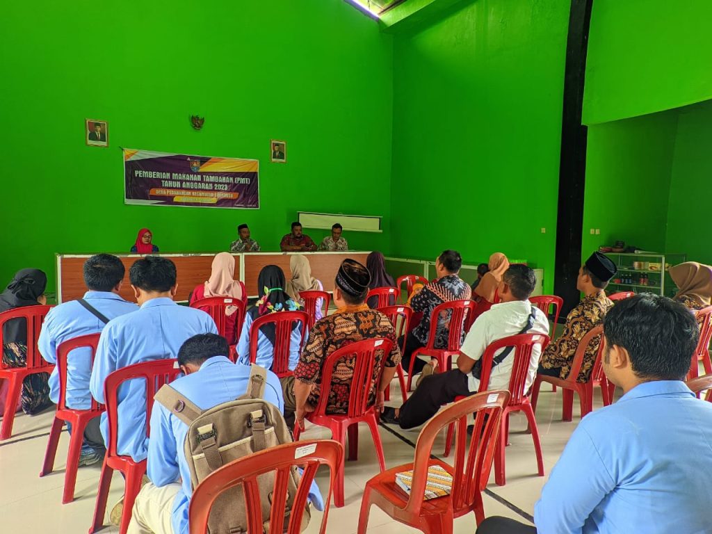 PELAKSANAAN PEMBERIAN MAKANAN TAMBAHAN (PMT) Bagi Bayi Berpotensi Stunting di Desa Pesahangan tahun 2023